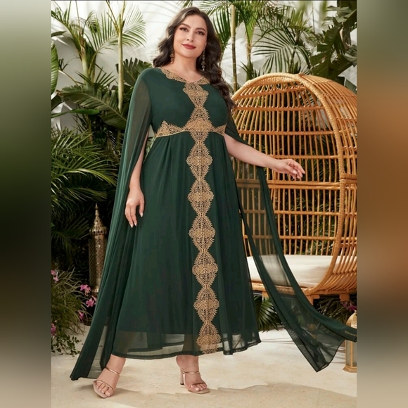 Najma Guipure LaceSplit Sleeve Mesh Overlay Dress - Picture 2 of 4